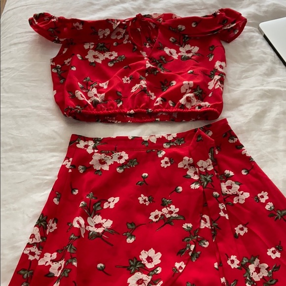 set - Picture 3 of 5